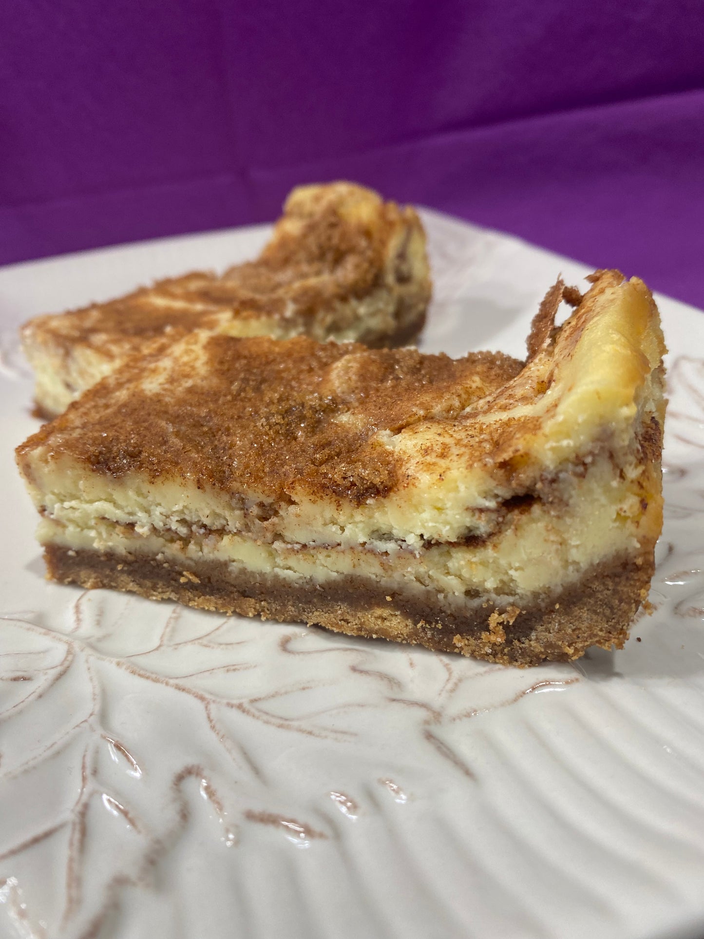 Cinnamon Roll Cheesecake Bars 8pk